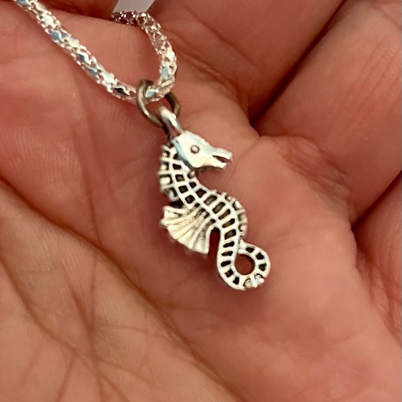 Silver Seahorse Pendant .925 Sterling Silver Necklace - Picture 3 of 5